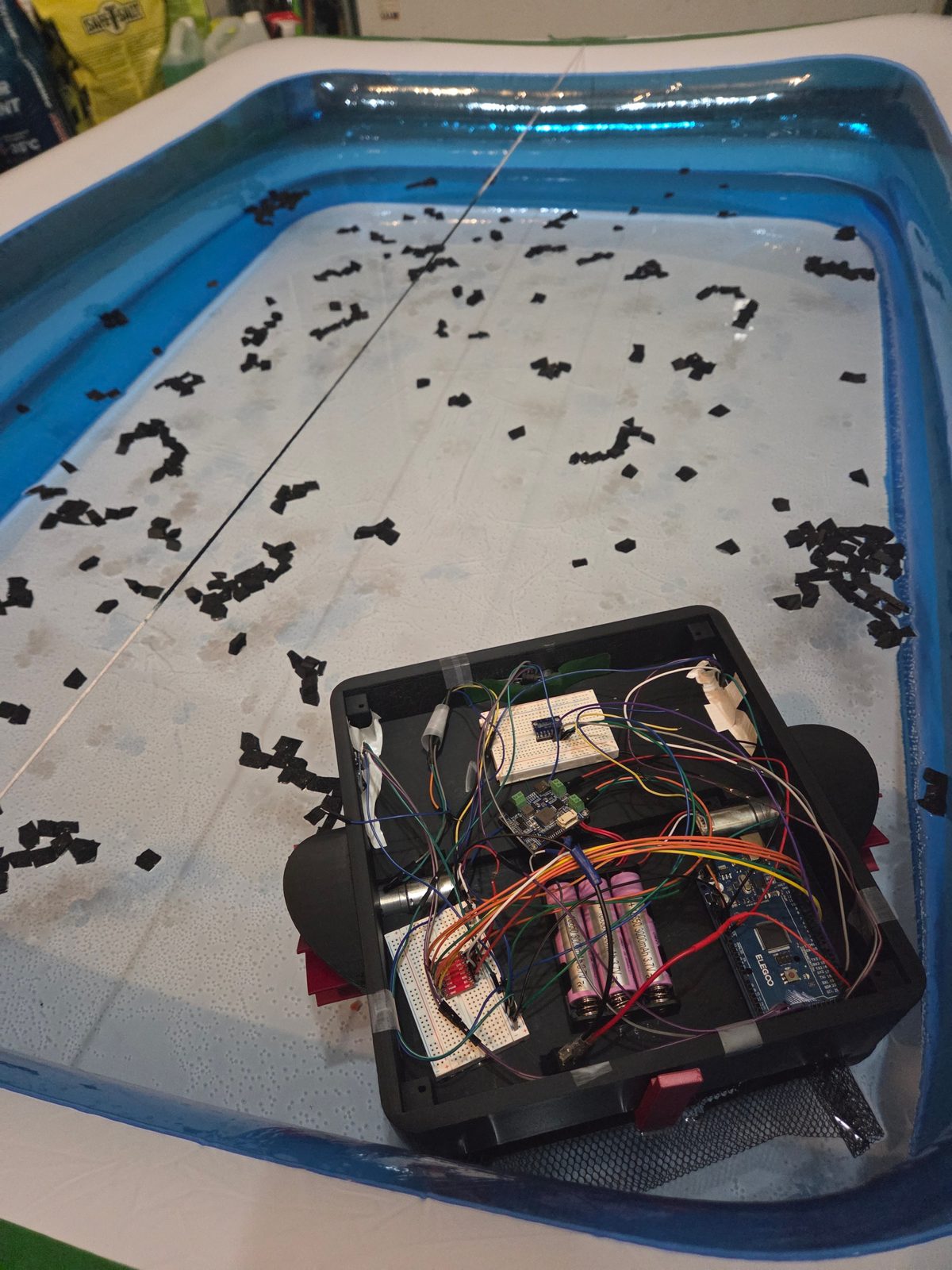 Debris collection test in water